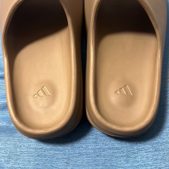 adidas Yeezy Slide Earth Brown main image 4
